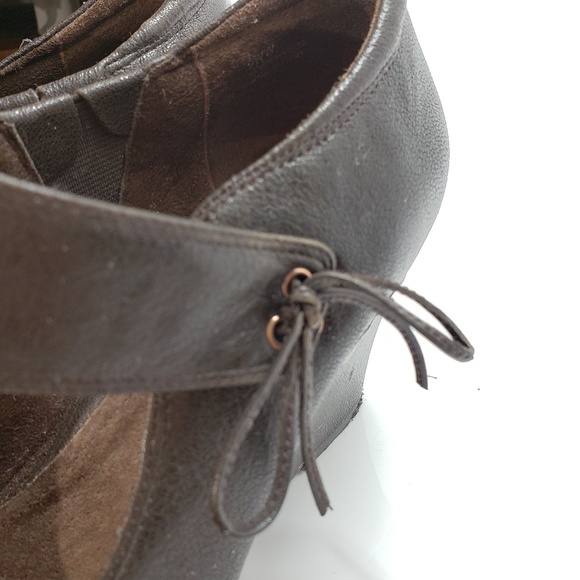 Antia Gray Leather Mary Jane Wedges Size 9WW! - Picture 5 of 7